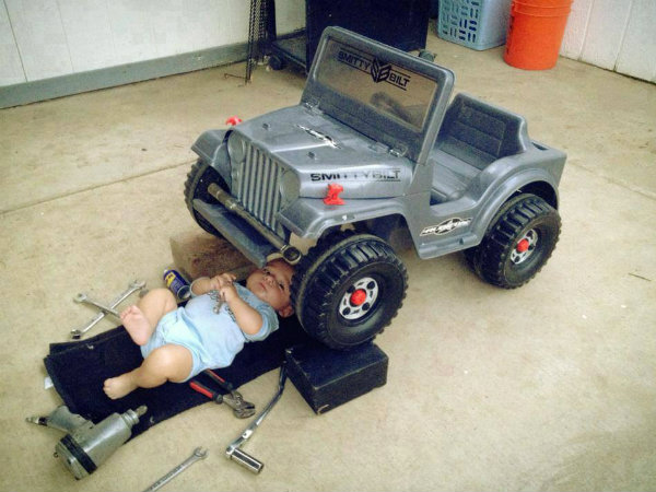 ആ ചെറ്യേ സ്പാനറിങ്ങെടുത്തേ!