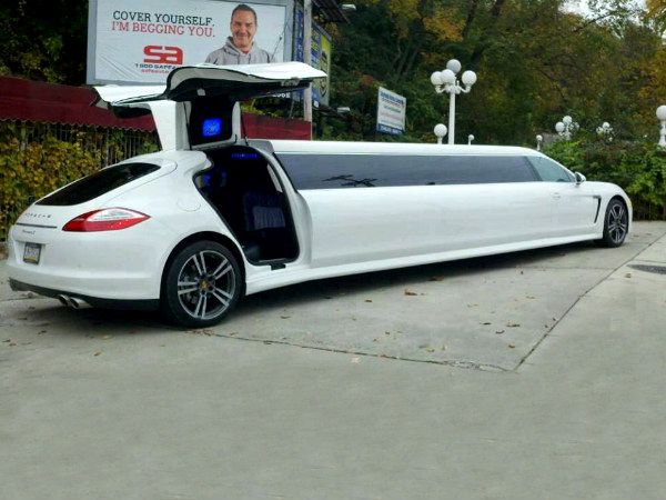 ലിമോസിനുകൾക്കൊക്കെ എന്തുമാകാമല്ലോ?