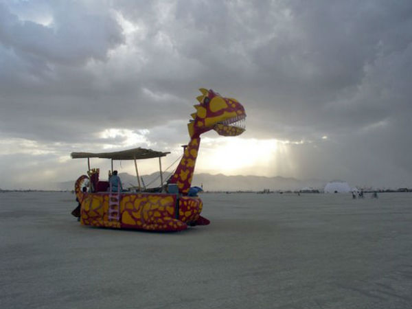 കാറുകള്‍ ശില്‍പങ്ങളാവുമ്പോള്‍....