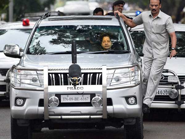 എന്നെന്നും ജയലളിത താലോലിച്ചുപോന്ന ഓമന പുത്രന്മാർ!!
