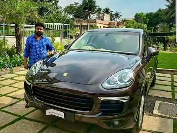 കാവ്യ എത്തിയപ്പോൾ ദിലീപ് വാങ്ങി ഒന്നരകോടിയുടെ ഒരു പോഷെ....