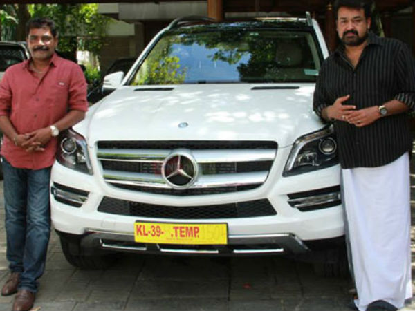 കളത്തില് എതിരാളികളില്ല; ലാലിന്റെ കളക്ഷനിലേക്ക് ഫാന്സി നമ്പറുമായി പുത്തന് അതിഥി