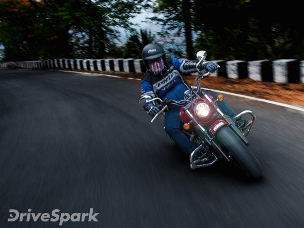 ഇതെന്തിനാണ് റോഡില് വെള്ള, മഞ്ഞ വരകള് നല്കുന്നത്? കാരണം ഇതാണ്