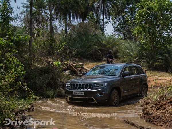 ഓഫ്റോഡിംഗാണോ താത്പര്യം; ഡ്രൈവിംഗില് ശ്രദ്ധിക്കേണ്ട ചില കാര്യങ്ങള്