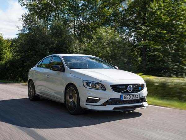 മറയ്ക്ക് പുറത്ത് അവതരിച്ച 2018 വോള്വോ S60, V60 പോള്സ്റ്റാര് ഫെയ്സ്ലിഫ്റ്റുകള്