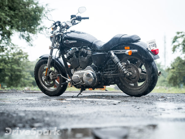 ഹാര്ലിയുടെ 1200 കസ്റ്റം പ്രതീക്ഷയ്ക്ക് ഒത്ത് ഉയരുന്നുണ്ടോ? — റിവ്യൂ