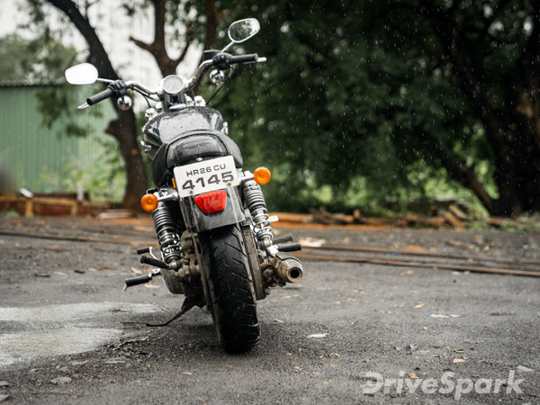 ഹാര്ലിയുടെ 1200 കസ്റ്റം പ്രതീക്ഷയ്ക്ക് ഒത്ത് ഉയരുന്നുണ്ടോ? — റിവ്യൂ