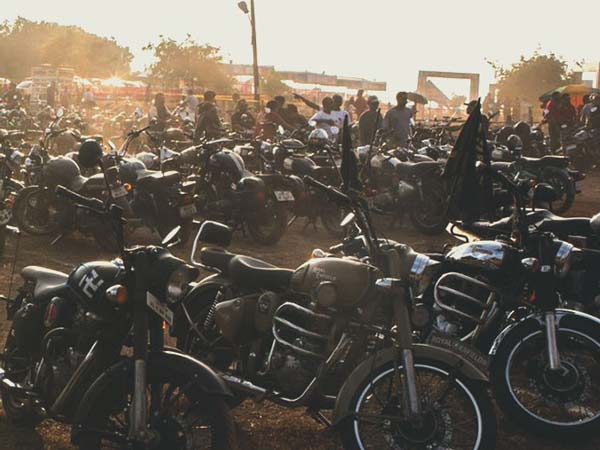 നിര്ത്താന് ബജാജിന് ഉദ്ദേശ്യമില്ല; ബുള്ളറ്റ് ഉടമസ്ഥരെ കൊട്ടി പുതിയ ഡോമിനാര് പരസ്യം