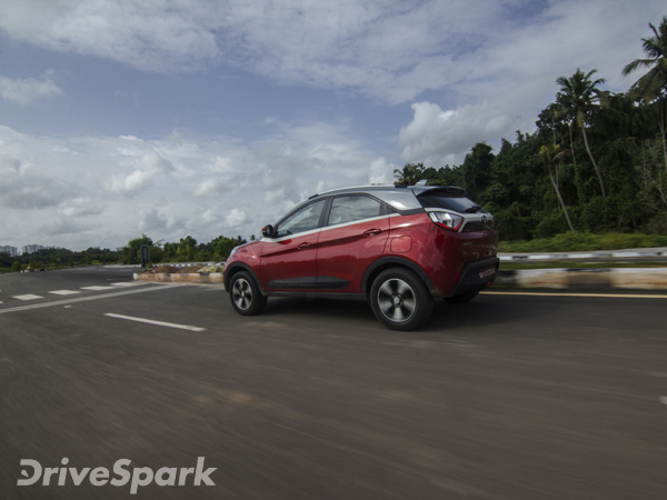 മാനുവല് കാറില് ബ്രേക്ക് ചെയ്യുമ്പോള്; ശരിയായ രീതി ഏത്?