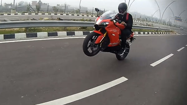 കെടിഎം RC 390 യ്ക്ക് മുന്നില് പിടിച്ചു നില്ക്കാന് ടിവിഎസ് അപാച്ചെ RR 310 ന് സാധിക്കുമോ?
