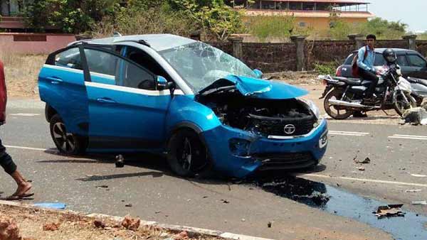 വൈദ്യുതി തൂണിലിടിച്ച നെക്സോണ് തകര്ന്നടിഞ്ഞു — അമ്പരന്ന് സോഷ്യല് മീഡിയ