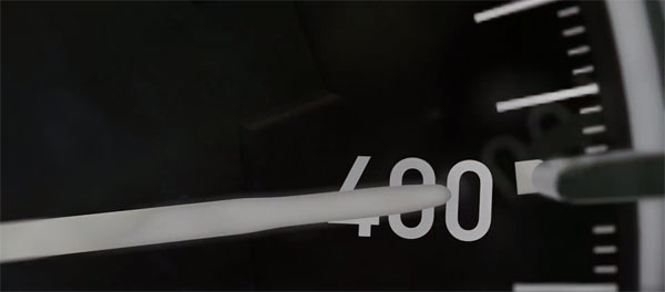 ബ്രേക്ക് ചവിട്ടാന് മറന്നു, 300 കിലോമീറ്റര് വേഗത്തില് അടിതെറ്റി ബുഗാട്ടി വെയ്റോണ്