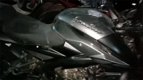 പിന് ഡിസ്ക് ബ്രേക്ക് കരുത്തില് ബജാജ് പള്സര് NS160 — വില 82,630 രൂപ