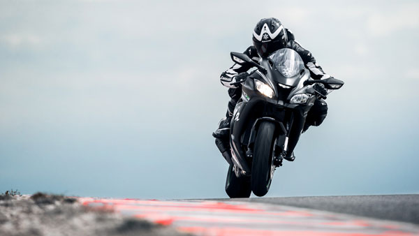 ഇന്ത്യന് നിര്മ്മിത കവാസാക്കി നിഞ്ച ZX-10RR -ന് വില കൂടി