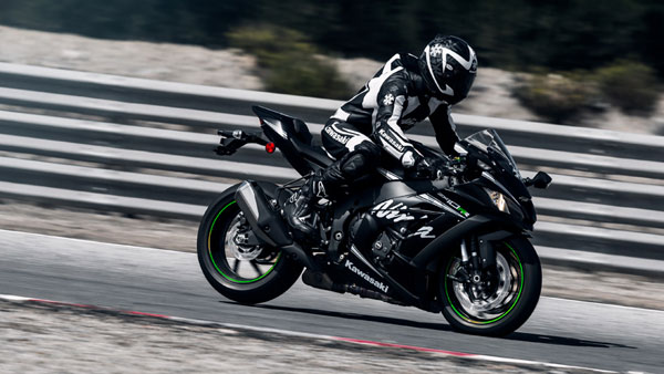 ഇന്ത്യന് നിര്മ്മിത കവാസാക്കി നിഞ്ച ZX-10RR -ന് വില കൂടി