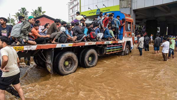 വെള്ളത്തില് ബൈക്ക് ഓഫായാല്