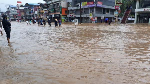 വെള്ളം കയറിയ കാറുകള് കുറഞ്ഞവിലയ്ക്ക് — പോംവഴി തേടി ഡീലര്ഷിപ്പുകള്