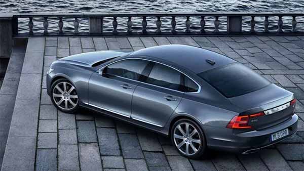 വോള്വോ S90 മൊമന്റം ഇന്ത്യയില്, വില 51.90 ലക്ഷം രൂപ