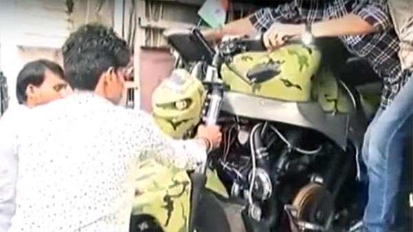 ധീരജവാന്മാര്ക്ക് ആദരമര്പ്പിച്ച് ഒരു 'മാരുതി 800 ബൈക്ക്'