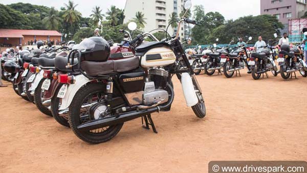 വരുന്നൂ ബുള്ളറ്റുകളെ വിറപ്പിക്കാന് പുതിയ ജാവ ബൈക്കുകള് — കാത്തിരിക്കാം നവംബര് 15 വരെ