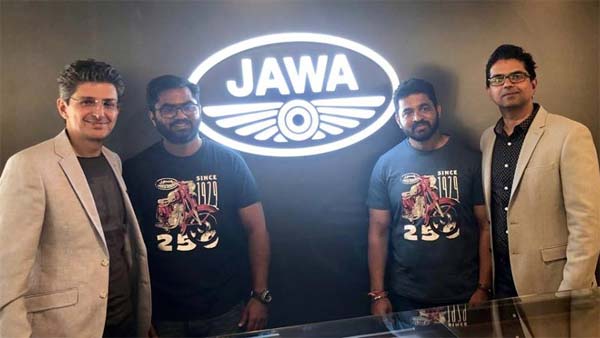ഇനി മത്സരം മുഖാമുഖം, റോയൽ എൻഫീൽഡിന് തൊട്ടടുത്ത് ഡീലർഷിപ്പ് തുറന്ന് ജാവ