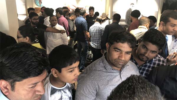 ഇനി മത്സരം മുഖാമുഖം, റോയൽ എൻഫീൽഡിന് തൊട്ടടുത്ത് ഡീലർഷിപ്പ് തുറന്ന് ജാവ