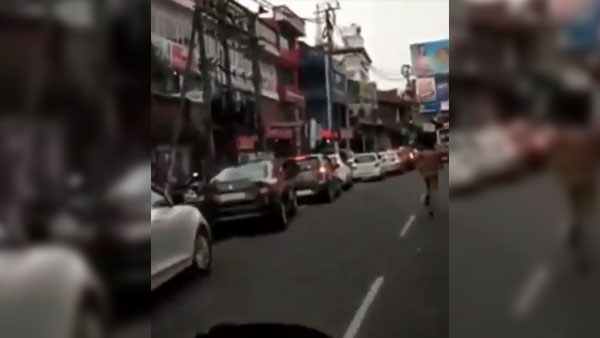 കൊടുക്കാം നല്ലൊരു സല്യൂട്ട് ഈ പോലീസുകാരന് — വീഡിയോ