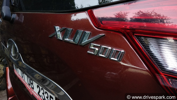 കടല് കാണാനിറങ്ങിയ പുത്തന് മഹീന്ദ്ര XUV500, ഒടുവില് ട്രാക്ടര് വേണ്ടിവന്നു പുറത്തെടുക്കാന്