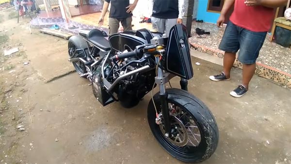 ടൊയോട്ട ഇന്നോവ എഞ്ചിന് കൊണ്ടൊരു ഓട്ടോമാറ്റിക് ബൈക്ക്