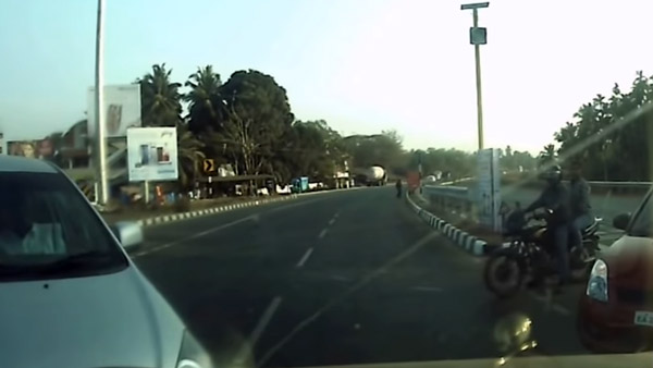 കാറുകള്ക്കും വേണം എബിഎസ്, കാരണമിതാണ് — വീഡിയോ