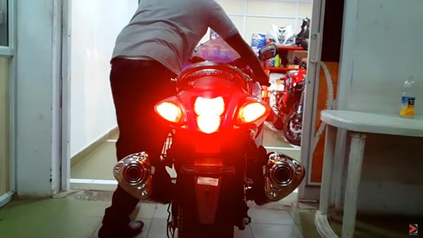 ഹയബൂസയെ ഉടമയ്ക്ക് കൈമാറും മുമ്പ് — 'അണ്ബോക്സ്' ചെയ്യുന്നത് ഇങ്ങനെ