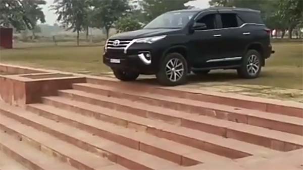 സ്റ്റെപ്പ് കയറിയിറങ്ങി ഒരു ഫോര്ച്യൂണര് അപാരത
