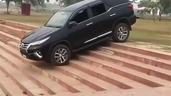 സ്റ്റെപ്പ് കയറിയിറങ്ങി ഒരു ഫോര്ച്യൂണര് അപാരത