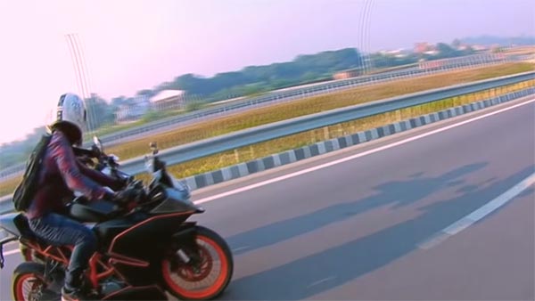 രക്ഷകനായി എബിഎസ്, തലനാരിഴയ്ക്ക് രക്ഷപ്പെട്ട് ടിവിഎസ് അപ്പാച്ചെ RR 310