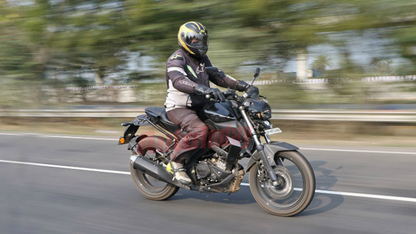 ക്യാമറയ്ക്ക് മുന്നില്പ്പെട്ട് പുതിയ യമഹ MT-15