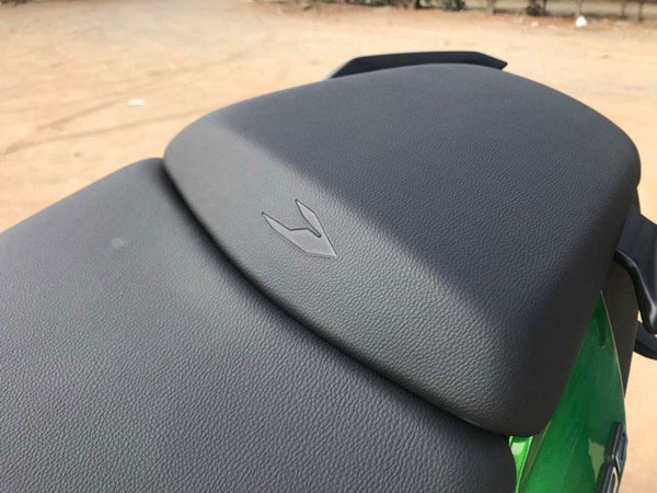പ്രീമിയം വിശേഷങ്ങളുമായി 2019 ബജാജ് ഡോമിനാര് 400