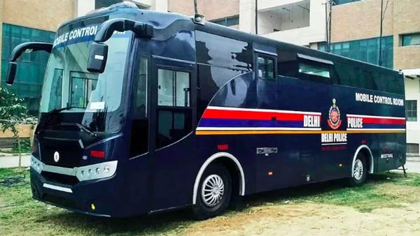 ദില്ലി പോലീസിലെത്തിയ പുതിയ ബസ്, വില 3.7 കോടി രൂപ