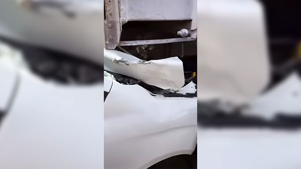 ട്രക്കിന് പിന്നില് ഇടിച്ചു കയറി മഹീന്ദ്ര മറാസോ, യാത്രക്കാര് സുരക്ഷിതര്