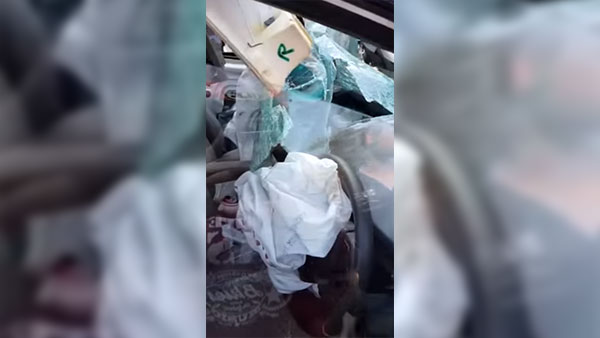 ട്രക്കിന് പിന്നില് ഇടിച്ചു കയറി മഹീന്ദ്ര മറാസോ, യാത്രക്കാര് സുരക്ഷിതര്