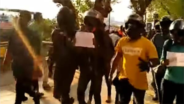 മോഡിഫിക്കേഷനെ അനുകൂലിച്ച് ന്യൂജെന് പ്രതിഷേധം, പിന്നാലെയെത്തി പൊലീസ്