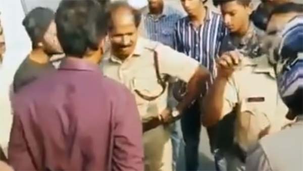 മോഡിഫിക്കേഷനെ അനുകൂലിച്ച് ന്യൂജെന് പ്രതിഷേധം, പിന്നാലെയെത്തി പൊലീസ്