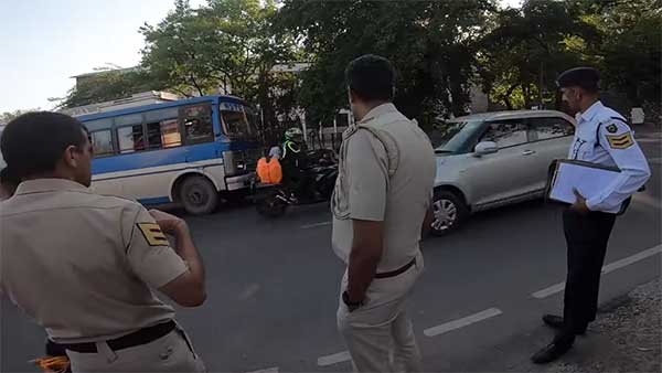 ഈ ബൈക്കിന് ബുള്ളറ്റിനെക്കാൾ ശബ്ദം എങ്ങനെ? കവാസാക്കി നിഞ്ചയെ പൂട്ടി പൊലീസ്