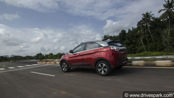 ഇരട്ട നിറങ്ങളില് ടാറ്റ നെക്സോണ്, പ്രാരംഭ വില 9.34 ലക്ഷം രൂപ