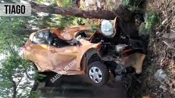 ഇടിയില് മലക്കം മറിഞ്ഞ് ടിയാഗൊ, യാത്രക്കാര് സുരക്ഷിതര് — ടാറ്റയ്ക്ക് നന്ദിയറിയച്ച് ഉടമ