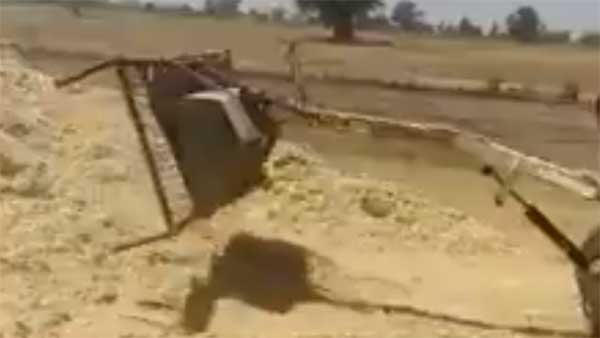 മണ്ണുമാന്താൻ കട്ടിലും, പുതിയ കണ്ടുപിടുത്തത്തിന് കൈയ്യടിച്ച് ആനന്ദ് മഹീന്ദ്ര