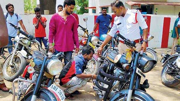 രൂപമാറ്റം വരുത്തിയ ബുള്ളറ്റുകളെ പൂട്ടി പൊലീസ്, സൈലൻസറുകൾ അഴിച്ചു മാറ്റി