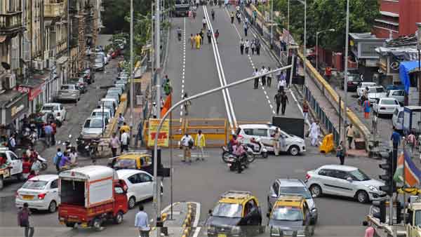 റോഡരികിൽ കാർ ഉപേക്ഷിച്ചാൽ പിഴ 36,000 രൂപ