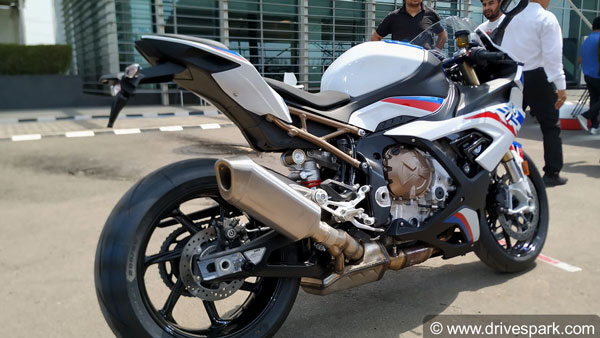 18 ലക്ഷം രൂപയ്ക്ക് പുതിയ ബിഎംഡബ്ല്യു S1000RR എത്തി
