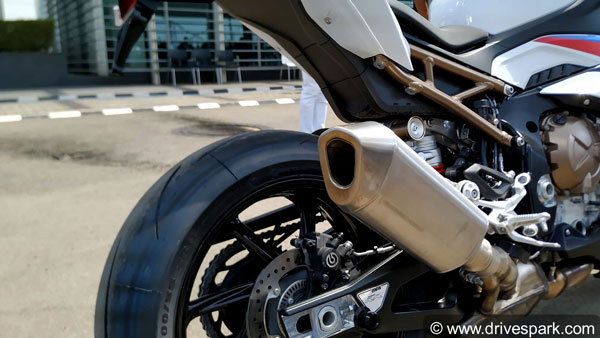 18 ലക്ഷം രൂപയ്ക്ക് പുതിയ ബിഎംഡബ്ല്യു S1000RR എത്തി