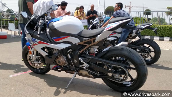 18 ലക്ഷം രൂപയ്ക്ക് പുതിയ ബിഎംഡബ്ല്യു S1000RR എത്തി